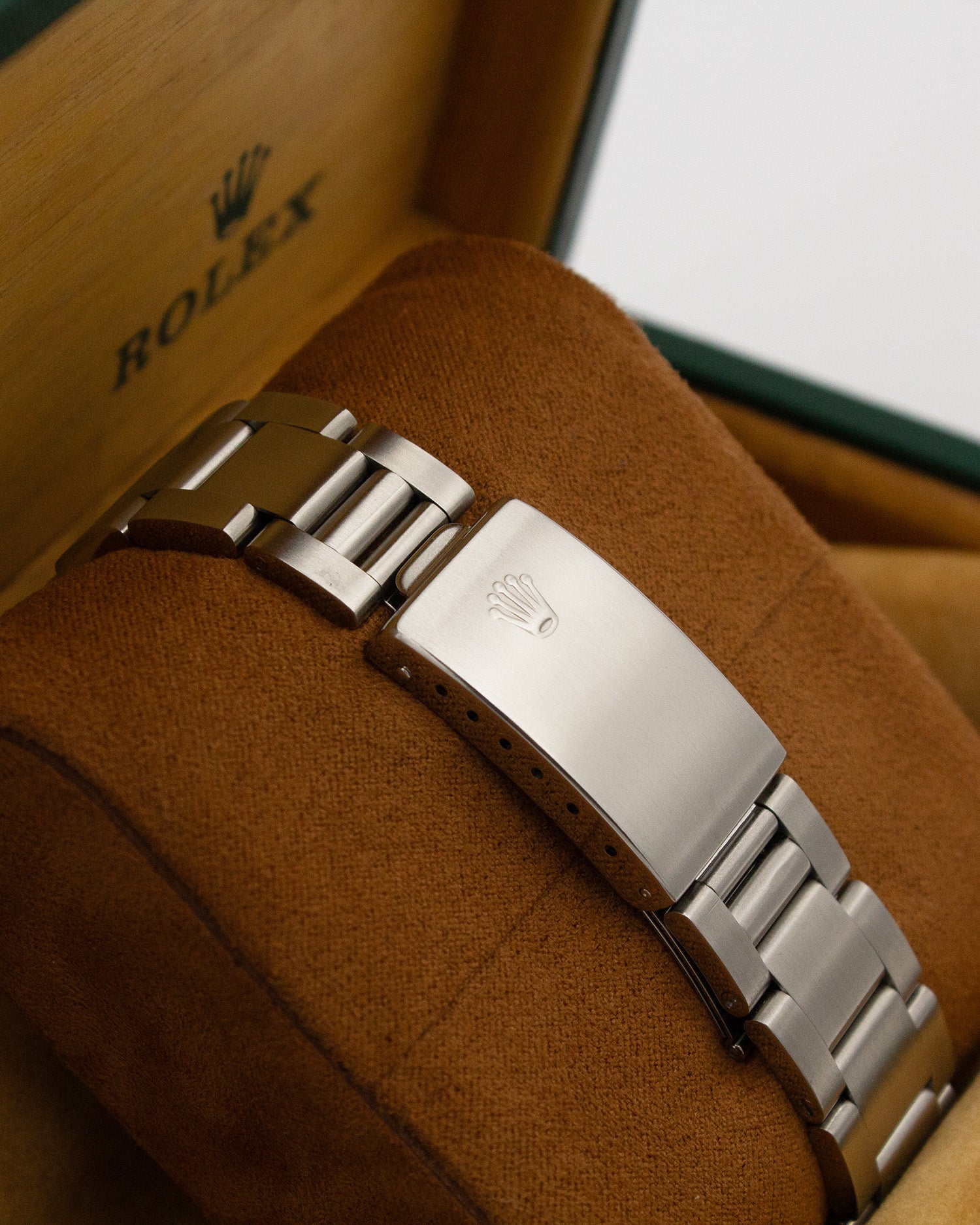 Rolex Daytona "Porcelain Dial, floating - R Series" 16520 – 1988 – Full Set