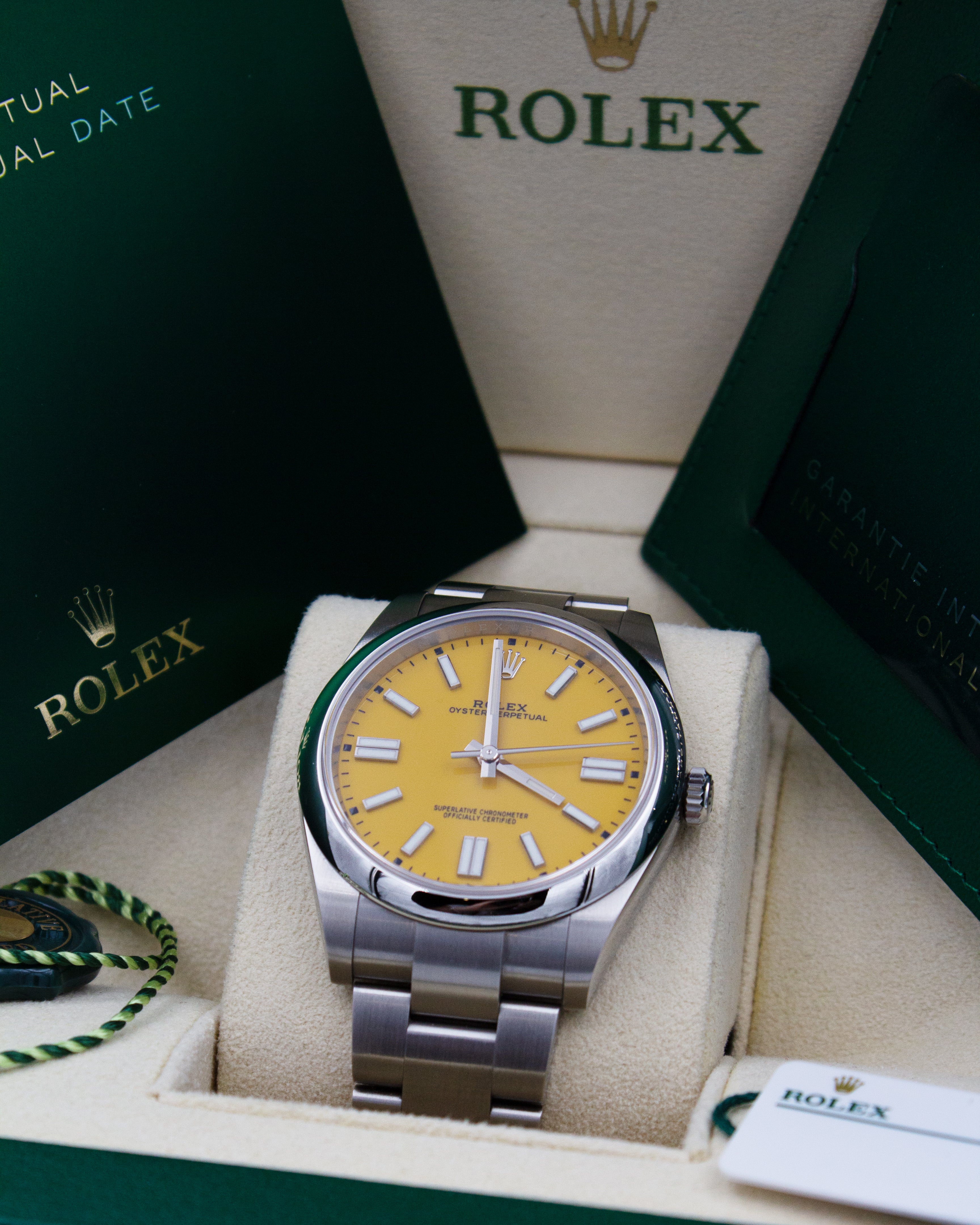Rolex Oyster Perpetual 41 "Yellow" 124300 – 2021 – Full Set