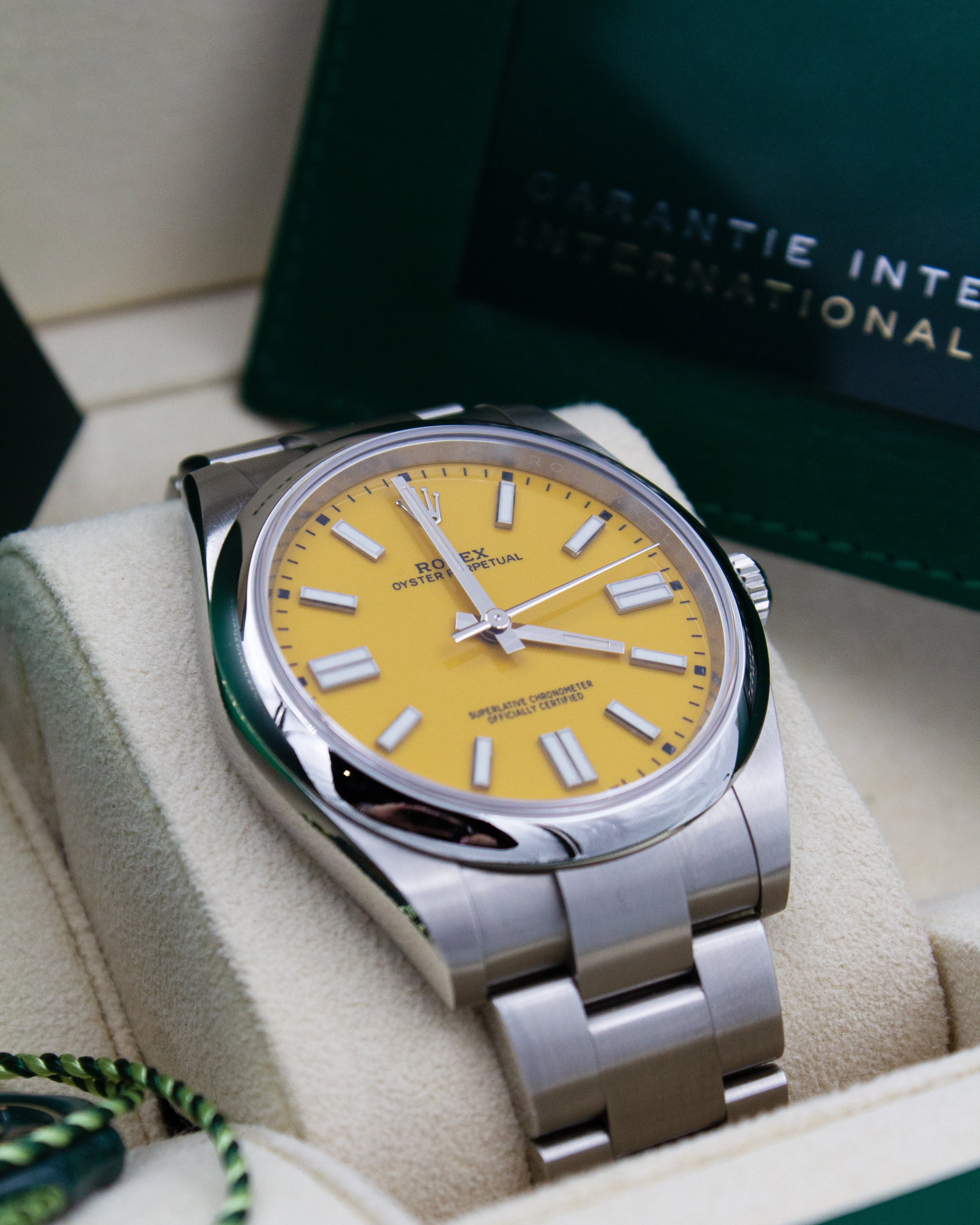 Rolex Oyster Perpetual 41 "Yellow" 124300 – 2021 – Full Set