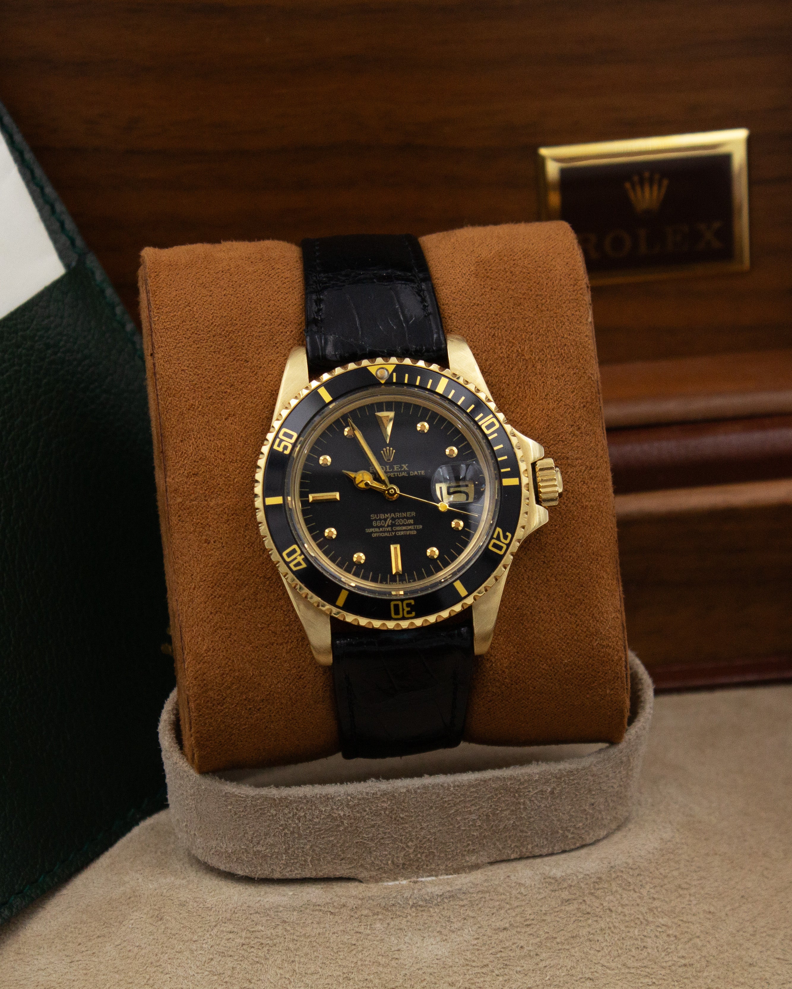Rolex Submariner 1680 schwarz "matte nipple dial" – 1979 – 18K Gelbgold – Full Set