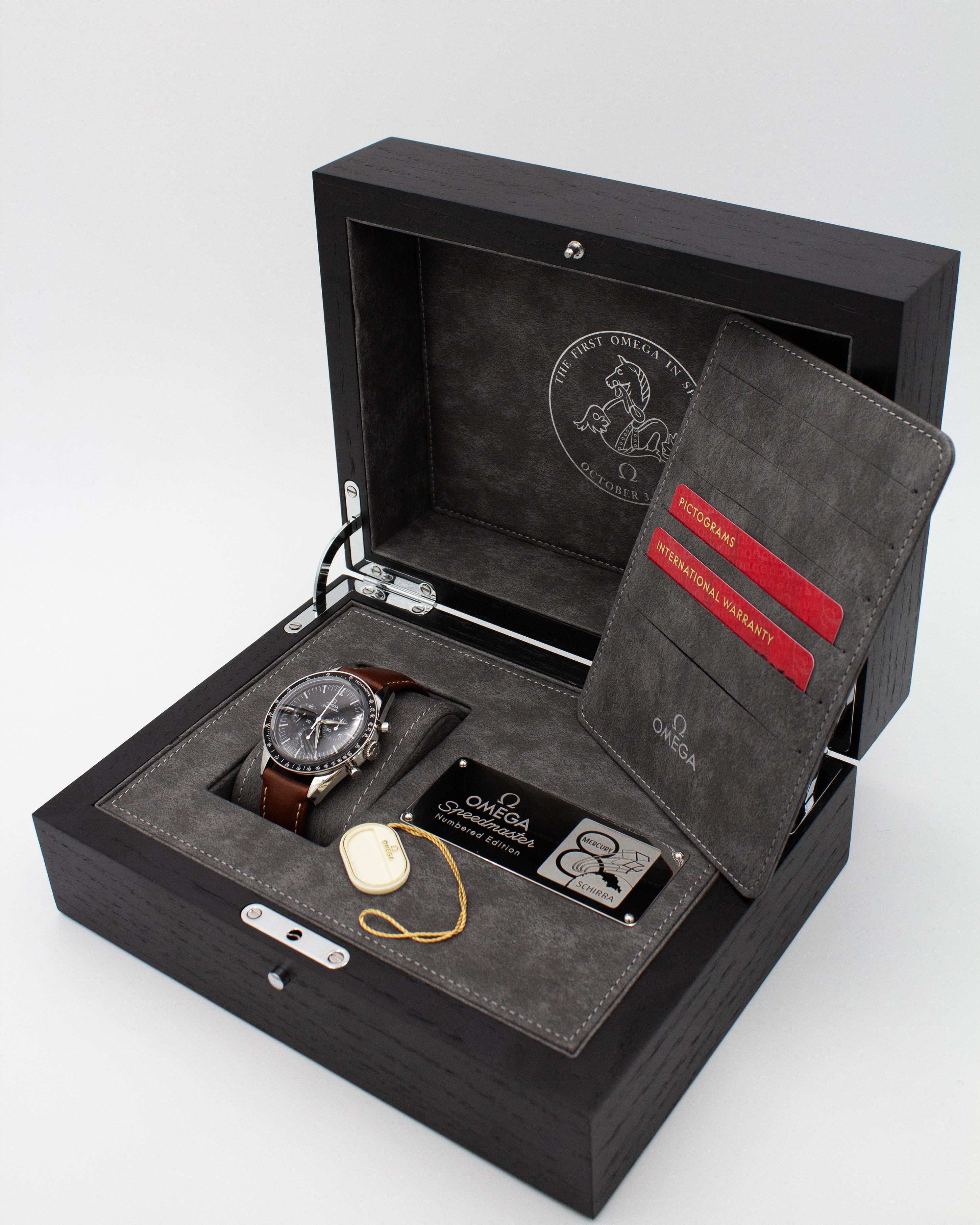 Omega Speedmaster Moonwatch "FOIS" – Full Set – 2023 – Ungetragen