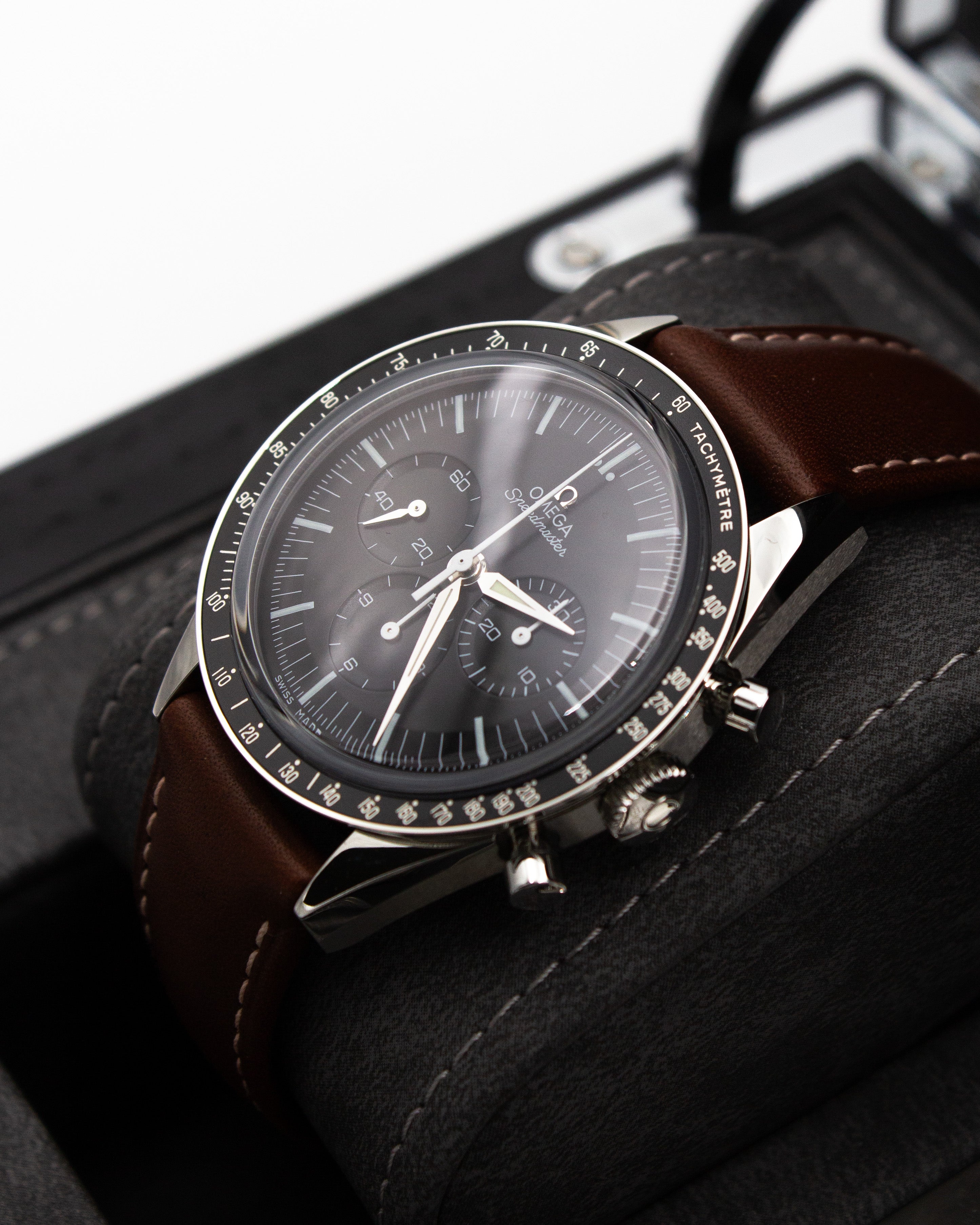 Omega Speedmaster Moonwatch "FOIS" – Full Set – 2023 – Ungetragen